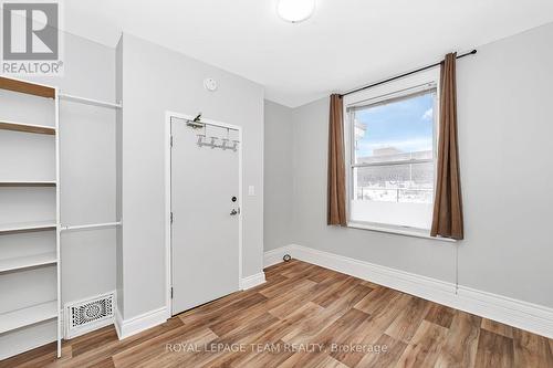 21 Raymond Street, Ottawa, ON - Indoor Photo Showing Other Room