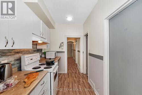 21 Raymond Street, Ottawa, ON - Indoor Photo Showing Kitchen