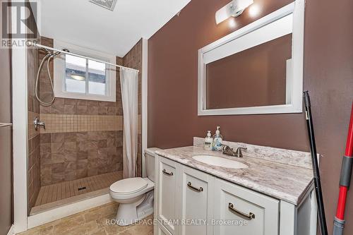 21 Raymond Street, Ottawa, ON - Indoor Photo Showing Bathroom