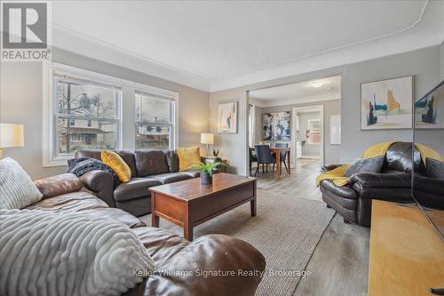 94 Glenmount Avenue, Hamilton (Ainslie Wood), ON - Indoor Photo Showing Living Room