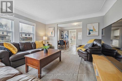 94 Glenmount Avenue, Hamilton (Ainslie Wood), ON - Indoor Photo Showing Living Room