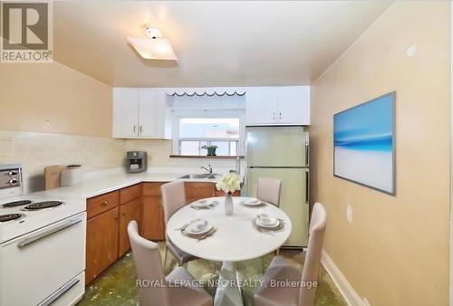 223 Niagara Street, St. Catharines (445 - Facer), ON - Indoor Photo Showing Kitchen With Double Sink