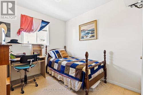 17 Waterview Court, Welland (772 - Broadway), ON - Indoor Photo Showing Bedroom