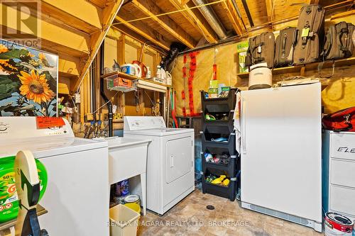 17 Waterview Court, Welland (772 - Broadway), ON - Indoor Photo Showing Laundry Room