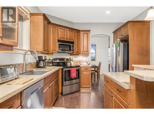 1011 Mt. Ida Drive, Vernon, BC - Indoor Photo Showing Kitchen