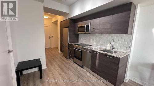 1806 - 28 Wellesley Street, Toronto, ON - Indoor Photo Showing Kitchen With Upgraded Kitchen