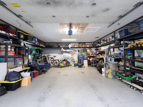 Garage - 115 Rue Normand, Les Cèdres, QC - Indoor Photo Showing Garage