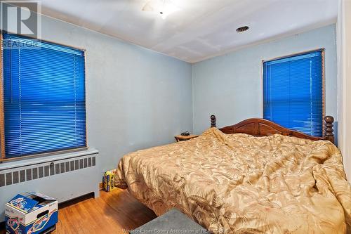 314 County Rd 27 West, Kingsville, ON - Indoor Photo Showing Bedroom