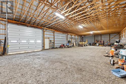 314 County Rd 27 West, Kingsville, ON - Indoor Photo Showing Garage