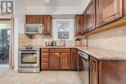 1961 Verdun Avenue, Windsor, ON - Indoor Photo Showing Kitchen