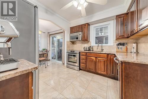 1961 Verdun Avenue, Windsor, ON - Indoor Photo Showing Kitchen