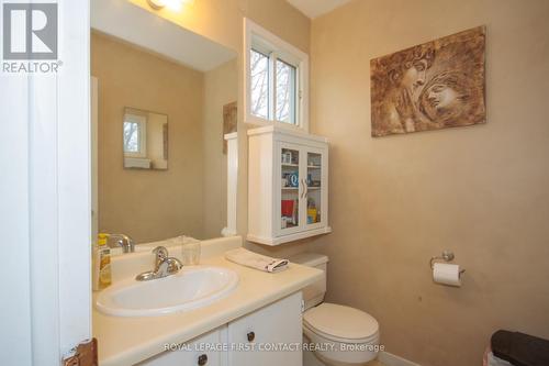 17 Mcconkey Place, Barrie, ON - Indoor Photo Showing Bathroom