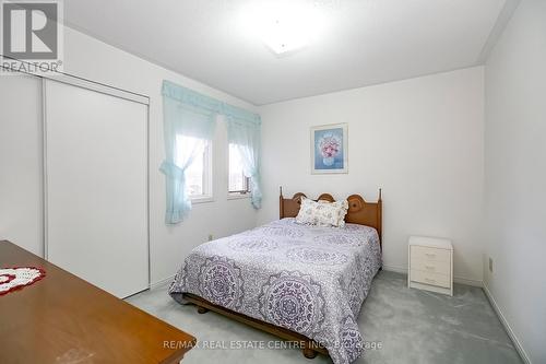 40 Rocky Mountain Crescent, Brampton, ON - Indoor Photo Showing Bedroom