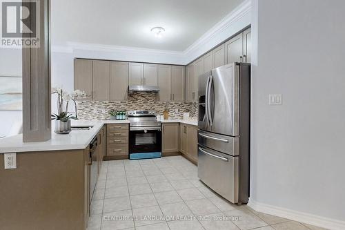 29 Greenspire Avenue, Markham, ON - Indoor Photo Showing Kitchen With Upgraded Kitchen