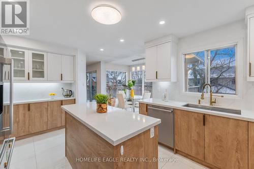 5 Mendys Forest, Aurora, ON - Indoor Photo Showing Kitchen