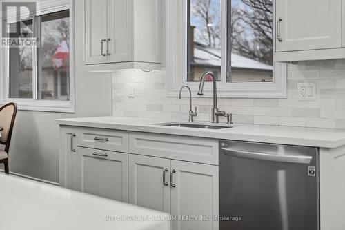 2401 St Frances Drive, Burlington, ON - Indoor Photo Showing Kitchen