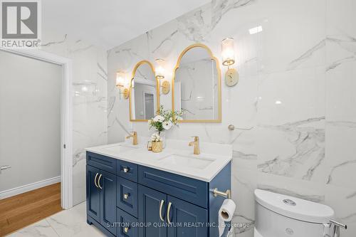 2401 St Frances Drive, Burlington, ON - Indoor Photo Showing Bathroom