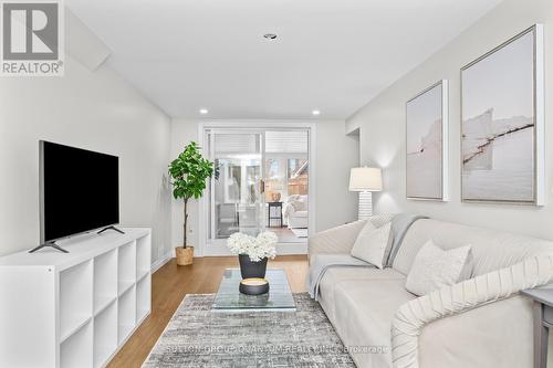 2401 St Frances Drive, Burlington, ON - Indoor Photo Showing Living Room