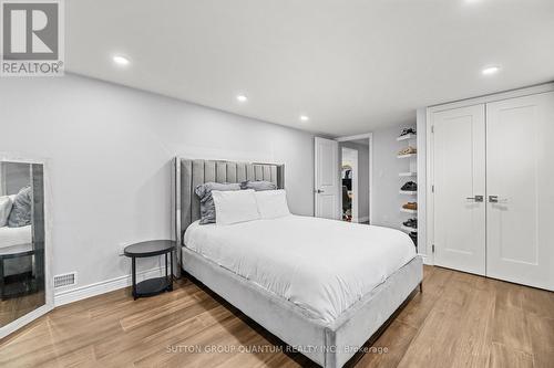 2401 St Frances Drive, Burlington, ON - Indoor Photo Showing Bedroom