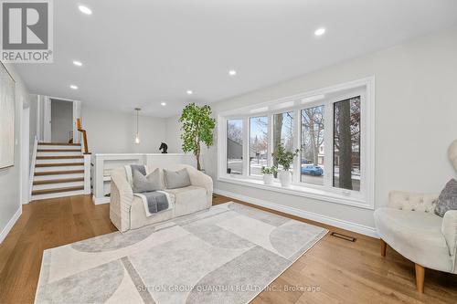 2401 St Frances Drive, Burlington, ON - Indoor Photo Showing Living Room