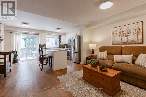 46 - 710 Spring Gardens Road, Burlington, ON - Indoor Photo Showing Living Room