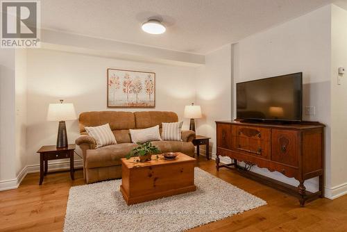 46 - 710 Spring Gardens Road, Burlington, ON - Indoor Photo Showing Living Room