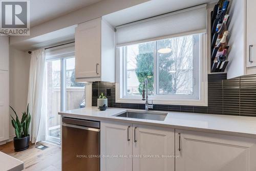 46 - 710 Spring Gardens Road, Burlington, ON - Indoor Photo Showing Kitchen