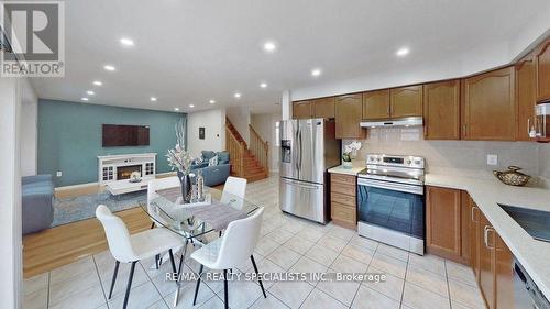 13 Degrassi Cove Circle, Brampton, ON - Indoor Photo Showing Kitchen