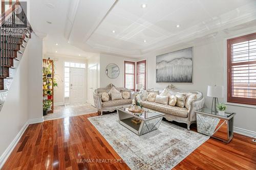 7 Sorbonne Drive, Brampton, ON - Indoor Photo Showing Living Room