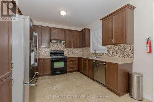 22 Durango Drive, Brampton, ON - Indoor Photo Showing Kitchen