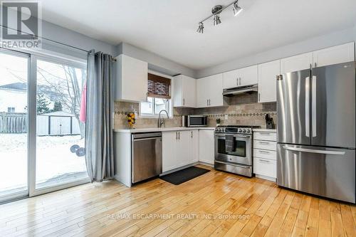 9 Lovell Crescent, Brantford, ON - Indoor Photo Showing Kitchen