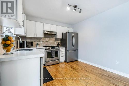 9 Lovell Crescent, Brantford, ON - Indoor Photo Showing Kitchen