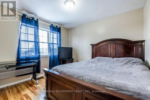 9 Lovell Crescent, Brantford, ON - Indoor Photo Showing Bedroom