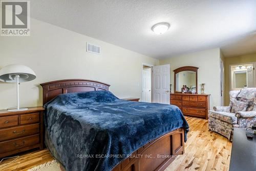 9 Lovell Crescent, Brantford, ON - Indoor Photo Showing Bedroom