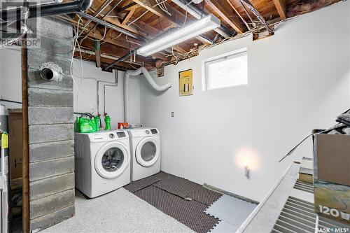 202 Lewis Street, Balgonie, SK - Indoor Photo Showing Laundry Room