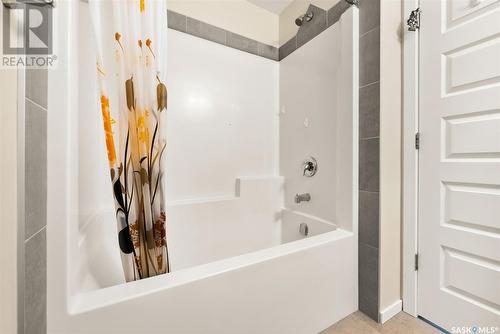 3347 Green Turtle Road, Regina, SK - Indoor Photo Showing Bathroom