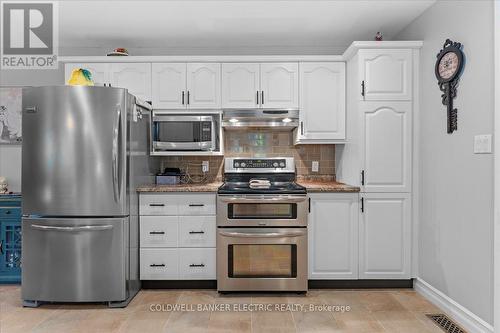 1900 Keene Road, Otonabee-South Monaghan, ON - Indoor Photo Showing Kitchen