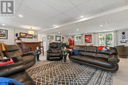 1900 Keene Road, Otonabee-South Monaghan, ON - Indoor Photo Showing Living Room