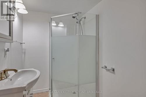 223 Mcclennan Street, Peterborough (Northcrest), ON - Indoor Photo Showing Bathroom