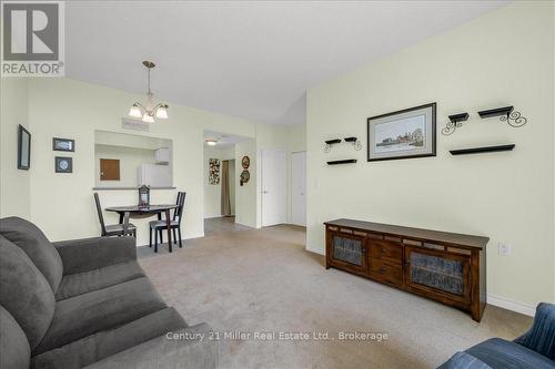 2510 - 100 Burloak Drive, Burlington (Appleby), ON - Indoor Photo Showing Living Room