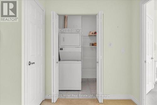 2510 - 100 Burloak Drive, Burlington (Appleby), ON - Indoor Photo Showing Laundry Room