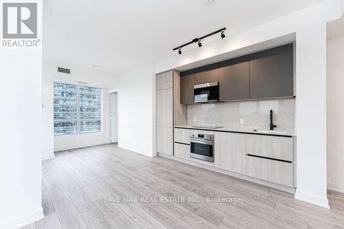 1620 - 108 Peter Street, Toronto, ON - Indoor Photo Showing Kitchen