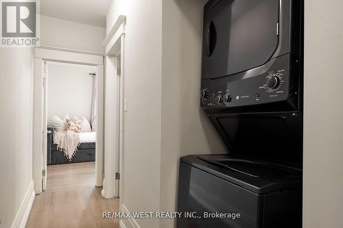 Bldg 1 - 9 Humewood Drive, Toronto, ON - Indoor Photo Showing Laundry Room