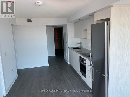 1601 - 225 Village Green Square, Toronto, ON - Indoor Photo Showing Kitchen