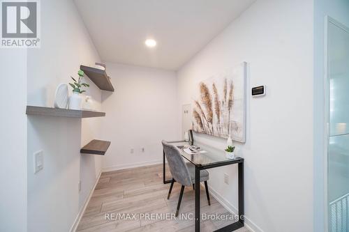 3501 - 4065 Confederation Parkway, Mississauga, ON - Indoor