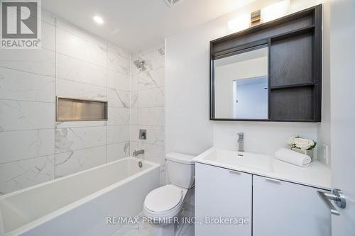 3501 - 4065 Confederation Parkway, Mississauga, ON - Indoor Photo Showing Bathroom