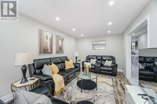 42 Domenico Crescent, Brampton, ON - Indoor Photo Showing Living Room