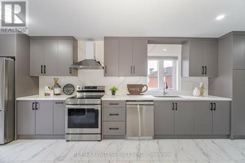 42 Domenico Crescent, Brampton, ON - Indoor Photo Showing Kitchen