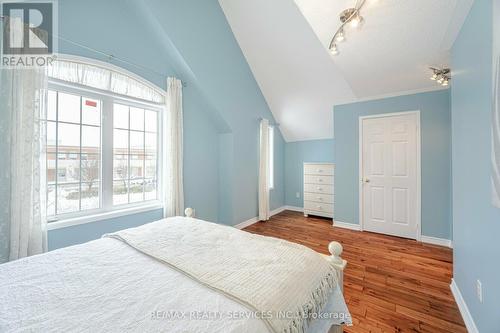 64 Edenbrook Hill Drive, Brampton, ON - Indoor Photo Showing Bedroom