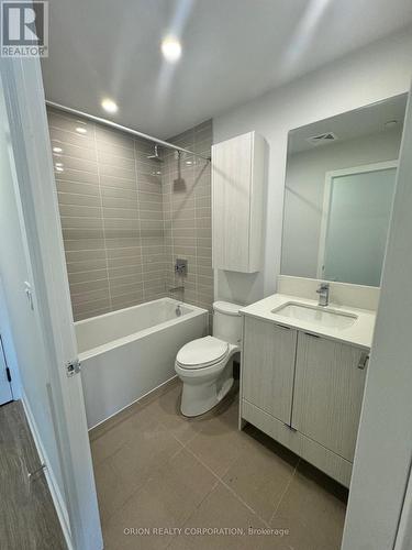 1309 - 4130 Parkside Village Drive, Mississauga, ON - Indoor Photo Showing Bathroom